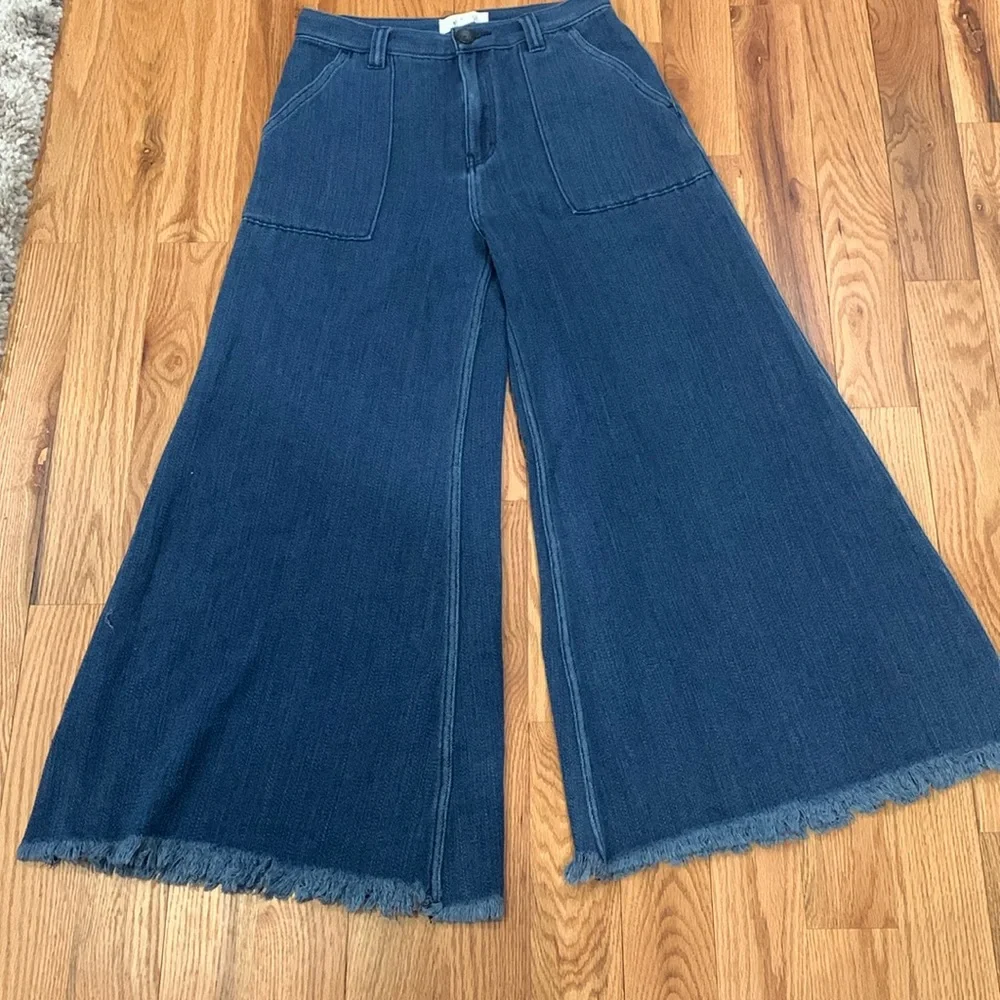 Jeans - Picture 1 of 8